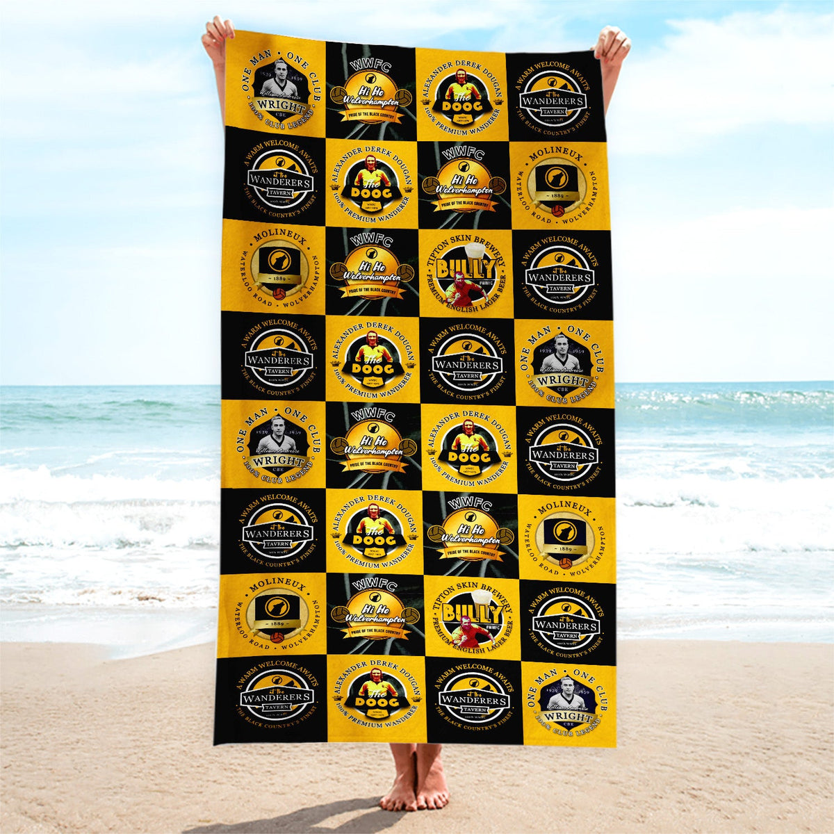 Wolverhampton - Football Legends - Microfibre Beach Towel - 150cm x 75cm
